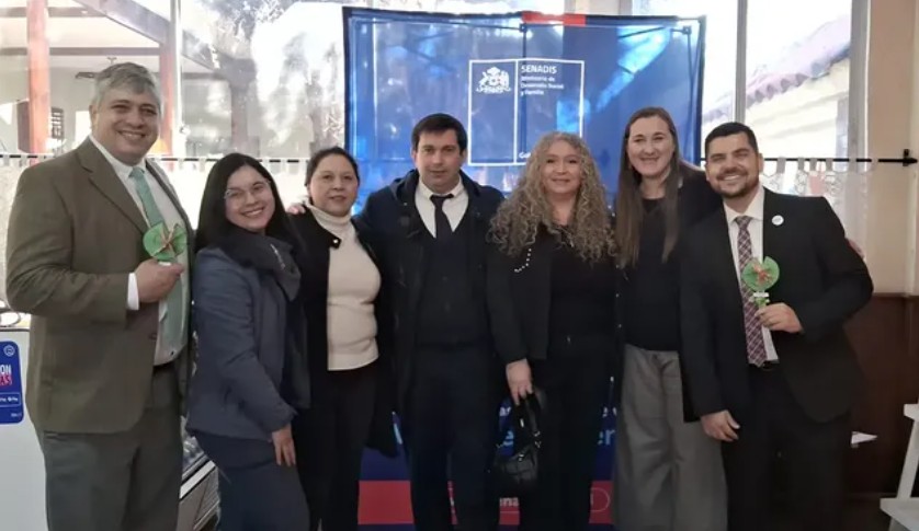 Equipo de Alhue-TEA en la Ceremonia de Difusión FONAPI 2026 junto a autoridades regionales